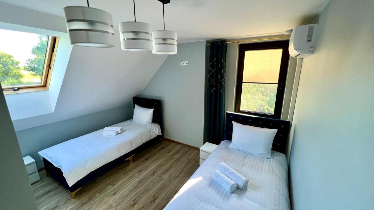Las Aparthotel W Dolinie Stawow Zator By Housine מראה חיצוני תמונה