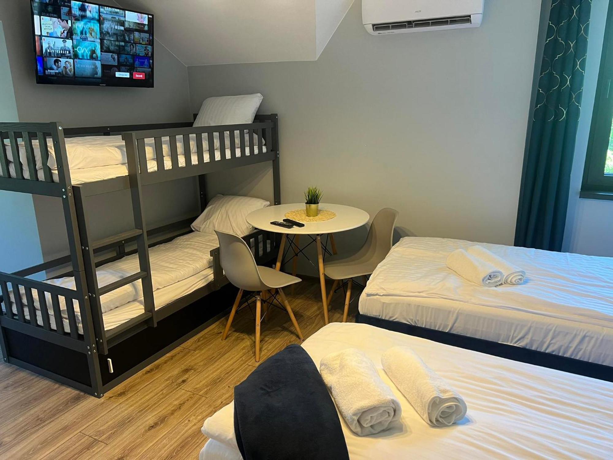 Las Aparthotel W Dolinie Stawow Zator By Housine חדר תמונה